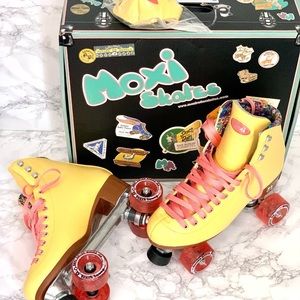 💢🛼 Moxi Roller Skates🛼💢